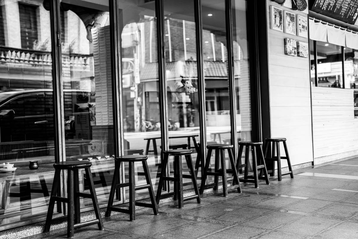 Set of four bar stools for restaurant style around a marble kitchen island