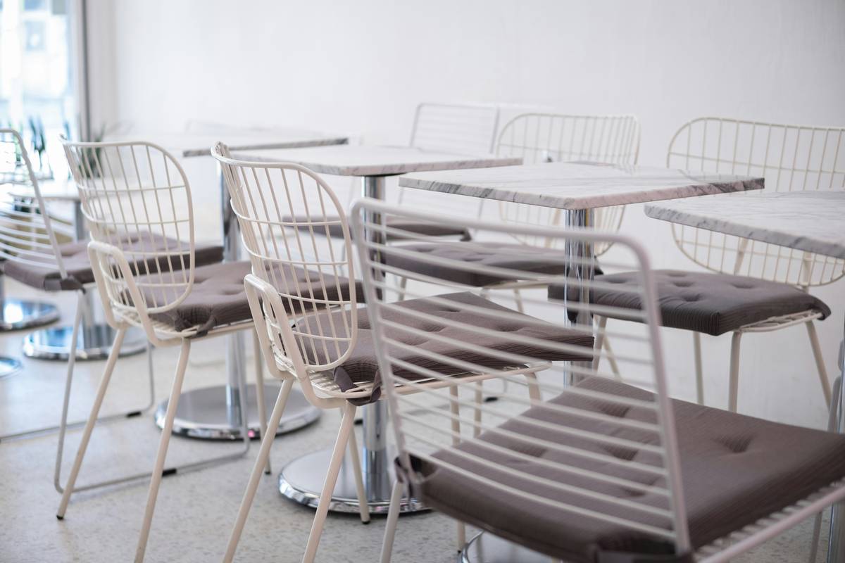 Bar Stools for Restaurant Durability: What Most Owners Get Wrong